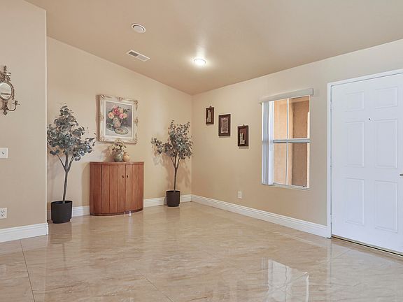 4th image of 45930 Las Colinas