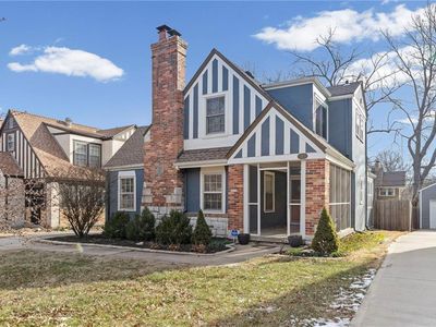 7411 Ward Pkwy, Kansas City, MO, 64114
