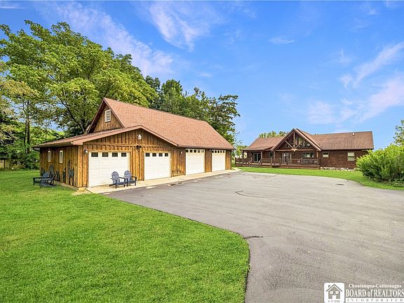 4th image of 5104 W Lake Rd