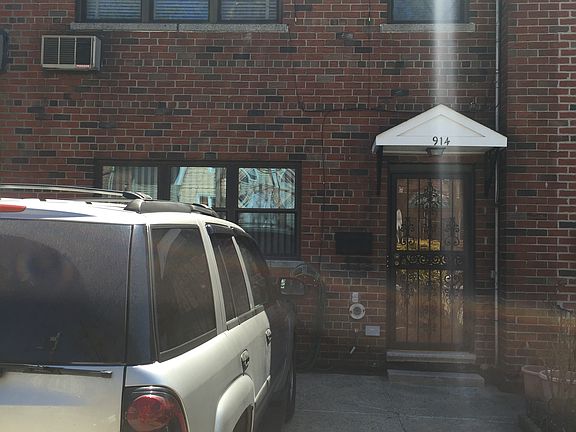5th image of 914 Pierce Ave
