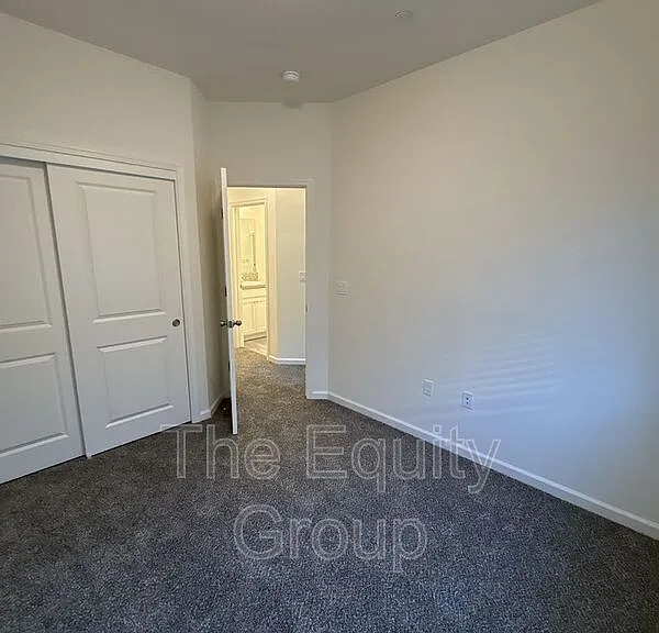 723 S Pinkham #102 — Photo 24