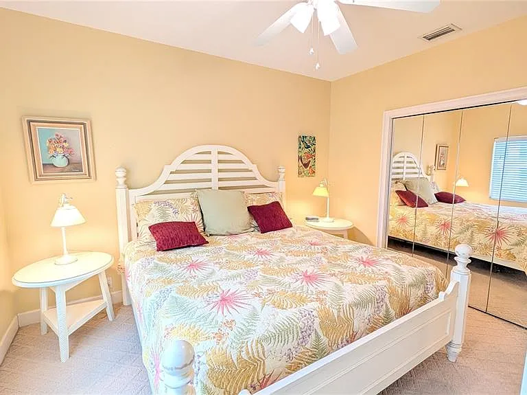 4709 Dolphin Cay Ln S — Photo 14
