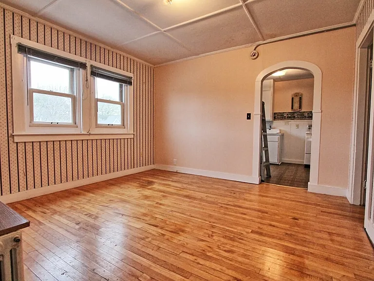 400 Court St #6 — Photo 2