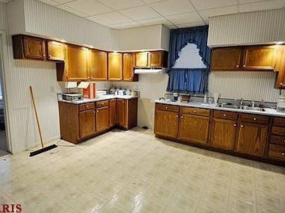 3rd image of 5322 Gilson Ave
