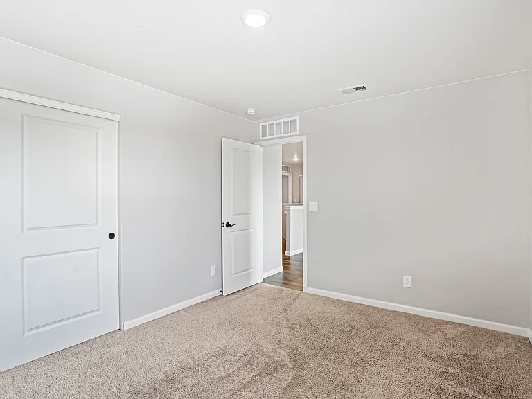 2141 Kerry St — Photo 15