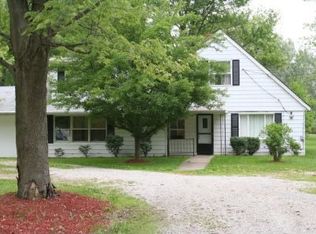 8689 Stearns Rd, Olmsted Township, OH 44138