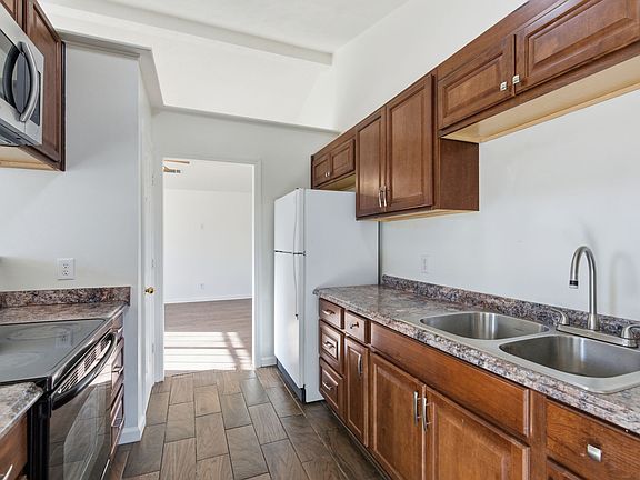 5th image of 4048 Pepperwood Dr