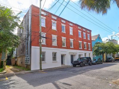 35 Society St #D, Charleston, SC, 29401