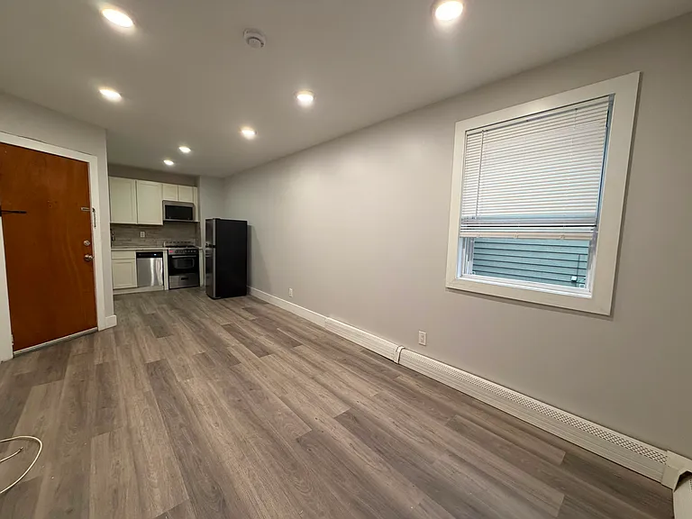55 Graham St #5 — Photo 1