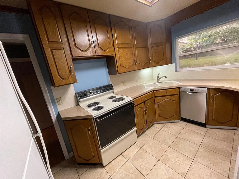 3070 Harrison Blvd — Photo 9