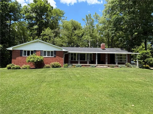 320 Cherry Hill Rd, Greenville, PA 16125