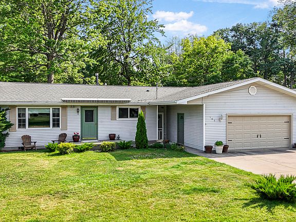 2nd image of 105 Ashwood Dr