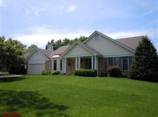 320 Fox Briar Ln, Ballwin, MO 63021