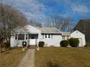 6 High Point Rd, East Brunswick, NJ 08816
