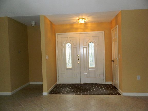3rd image of 2014 Rainlily Dr