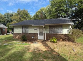 1415 Comstock Ln, Greensboro, NC 27406