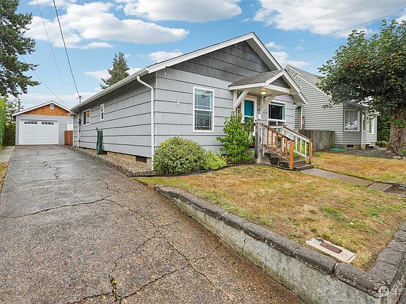 4th image of 605 Crawford Street