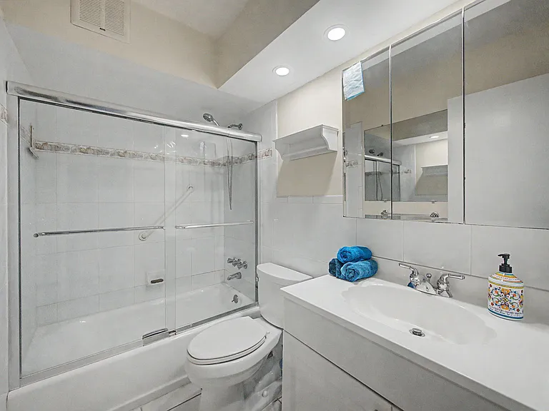 111 Doolen Ct #104 — Photo 10