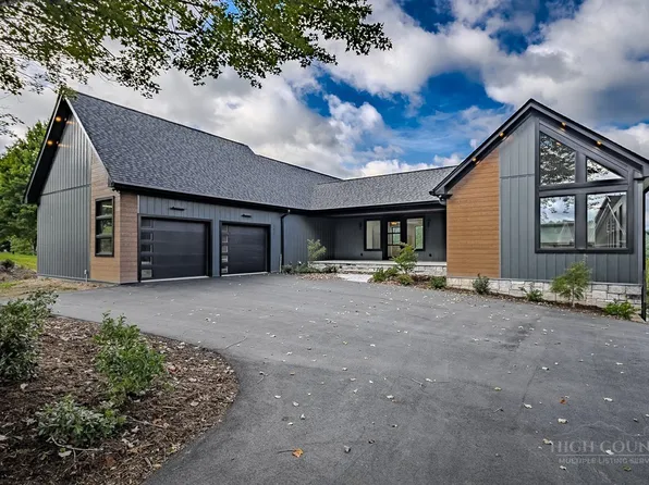121 Charter Court, Jefferson, NC 28640