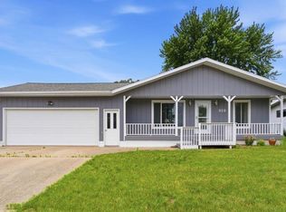 818 Sycamore St, Janesville, IA 50647