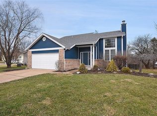 319 Reindeer Dr, Ballwin, MO