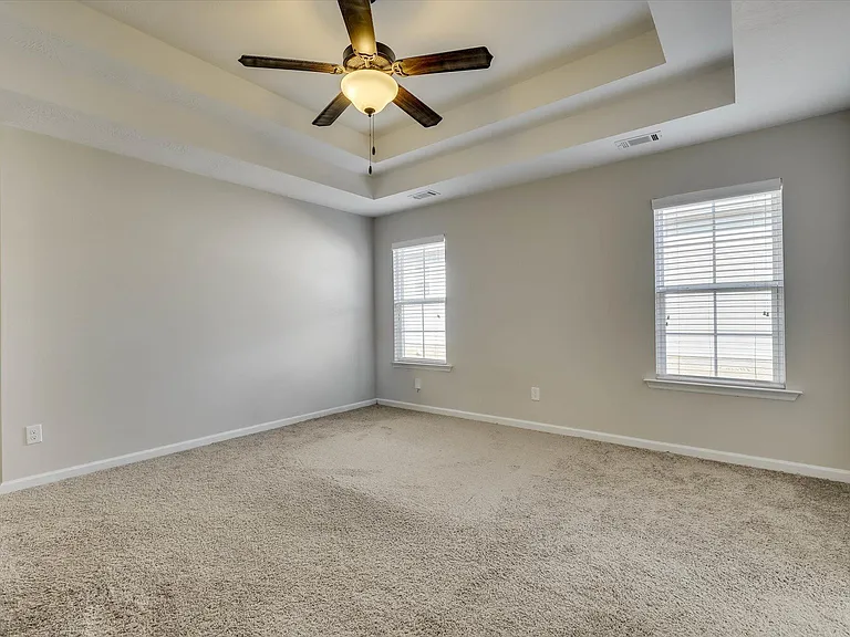 124 Radcliff Dr — Photo 25