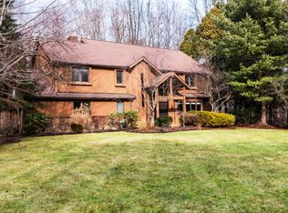 37455 Miles Rd, Moreland Hills, OH 44022