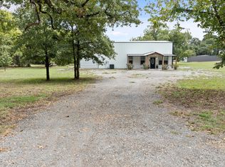 562 Barnes Rd, Cleburne, TX 76031