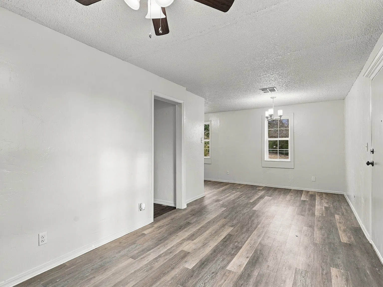 2 bed, 720 sqft, $1,095 — Photo 2