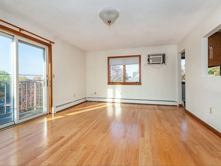 7 North St #1A — Photo 1