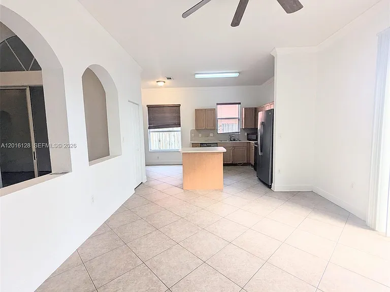 1602 SE 23rd St — Photo 6