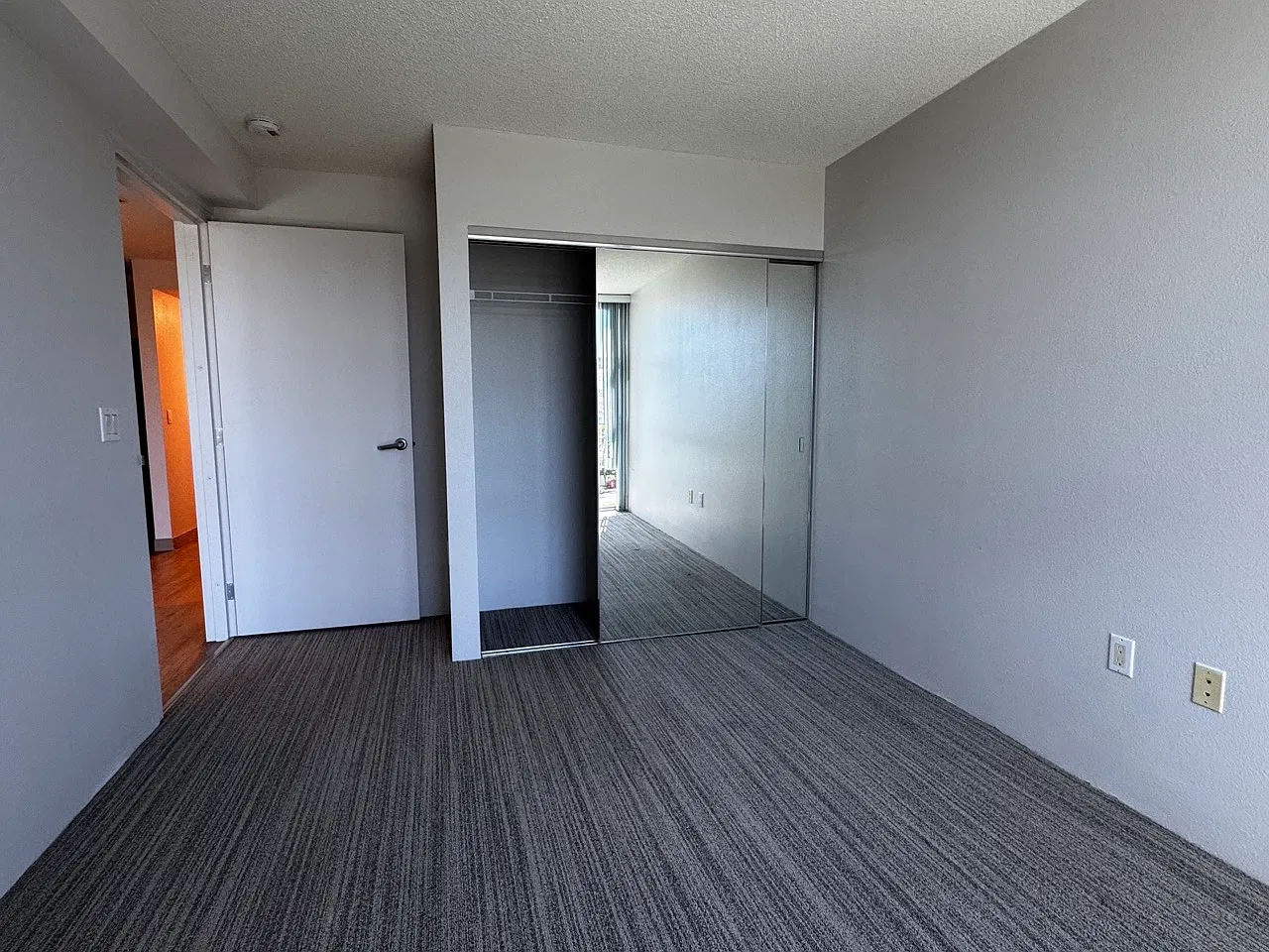 2 bed, 725 sqft, $2,900 — Photo 4