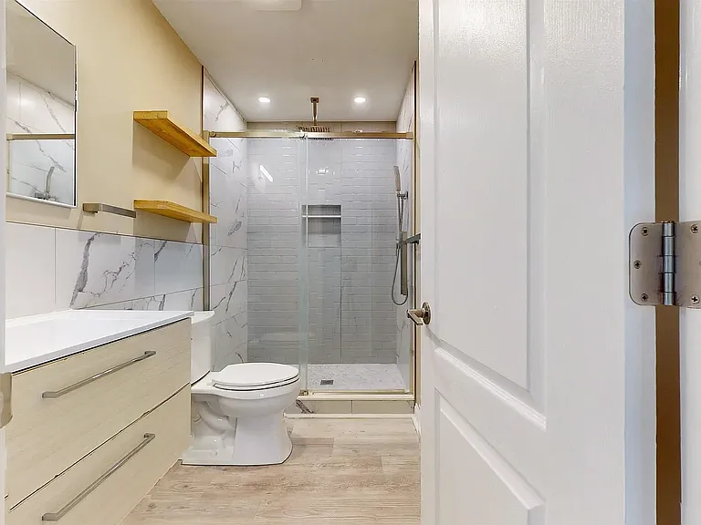 450 Redwood Ave — Photo 26