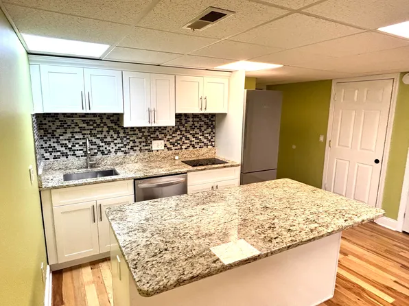 40 Gunntown Rd, Naugatuck, CT 06770