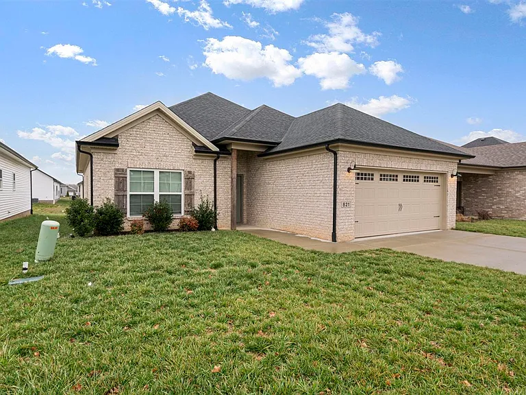 821 Poplar Log Dr — Photo 2