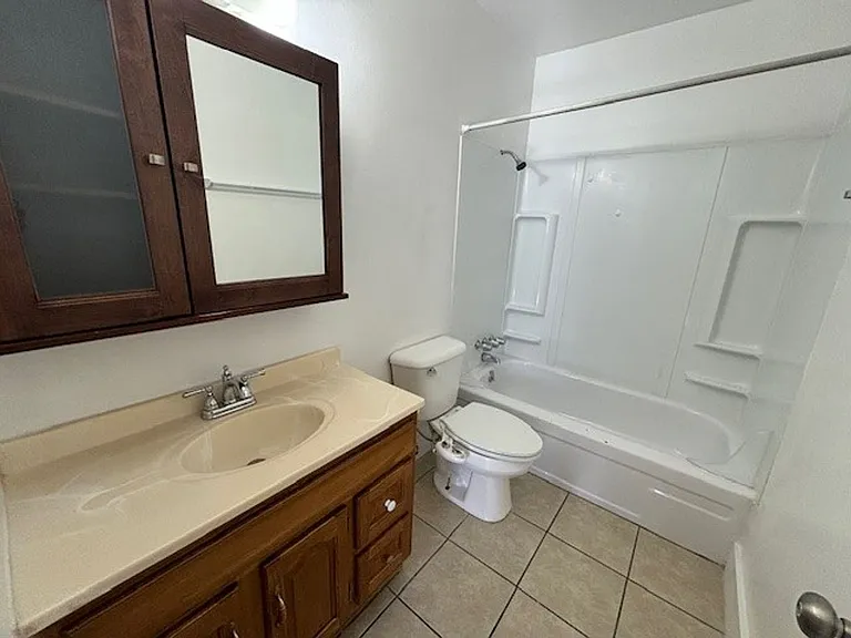 752 N Irving St — Photo 23