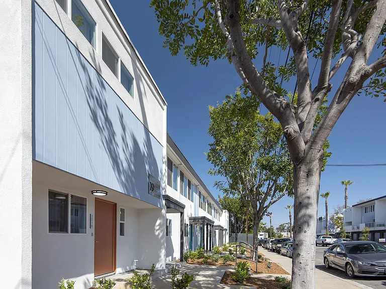The Modern Apartments — Photo 27
