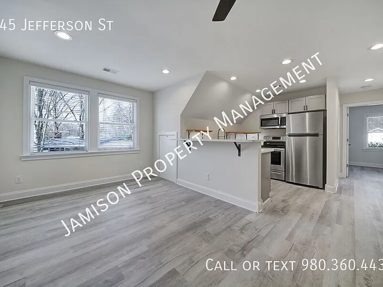 345 Jefferson St — Photo 5