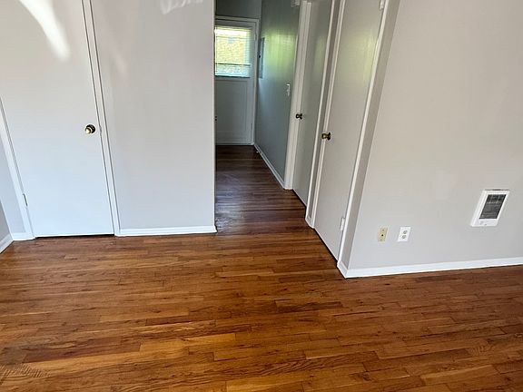 3rd image of 7509 NE Pacific St #7515