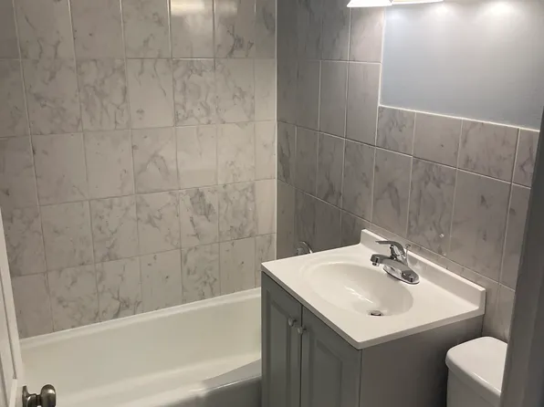 304 Short St APT 3, Lemont, IL 60439