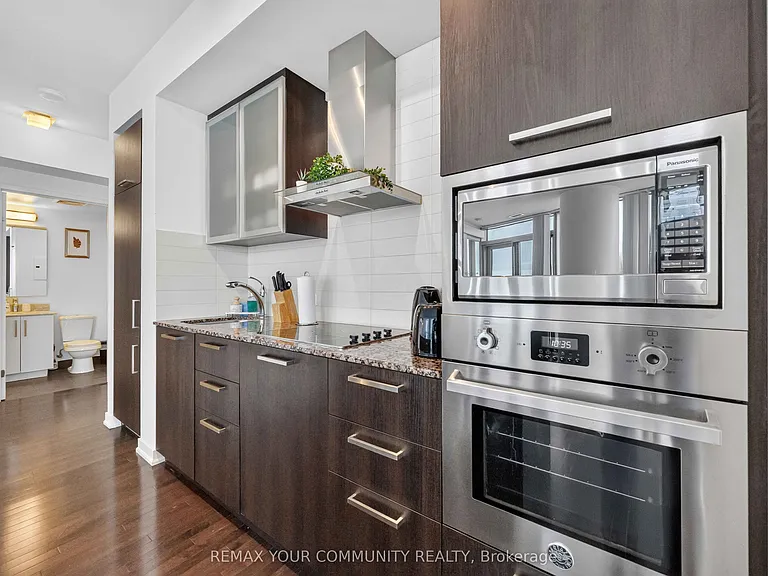12 York St S #5102 — Photo 20