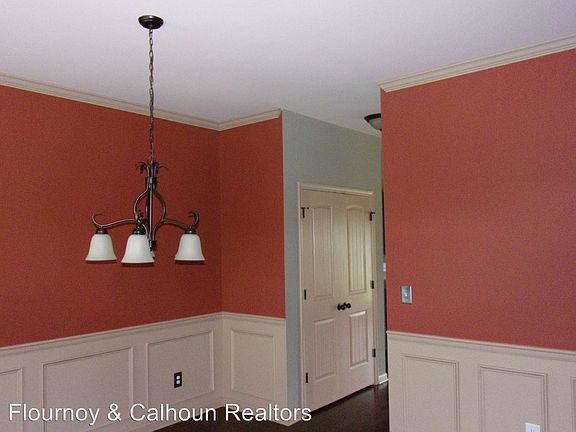 3rd image of 8 Churchhill Dr