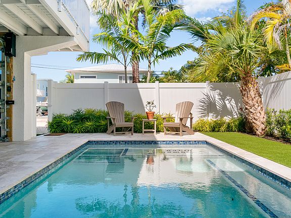 5th image of 154 Tequesta St