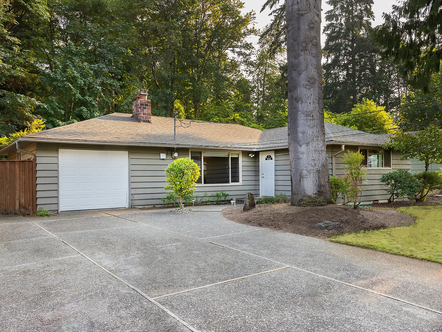 3 bed, 1270 sqft, $3,300 — Photo 1