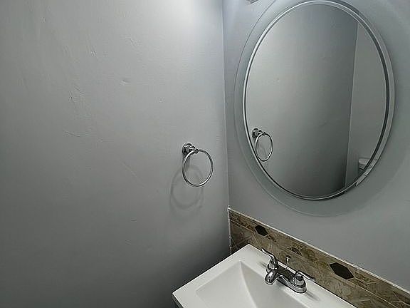 2nd image of 3 Peachtree Ct