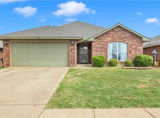 301 SW 39th St, Moore, OK 73160