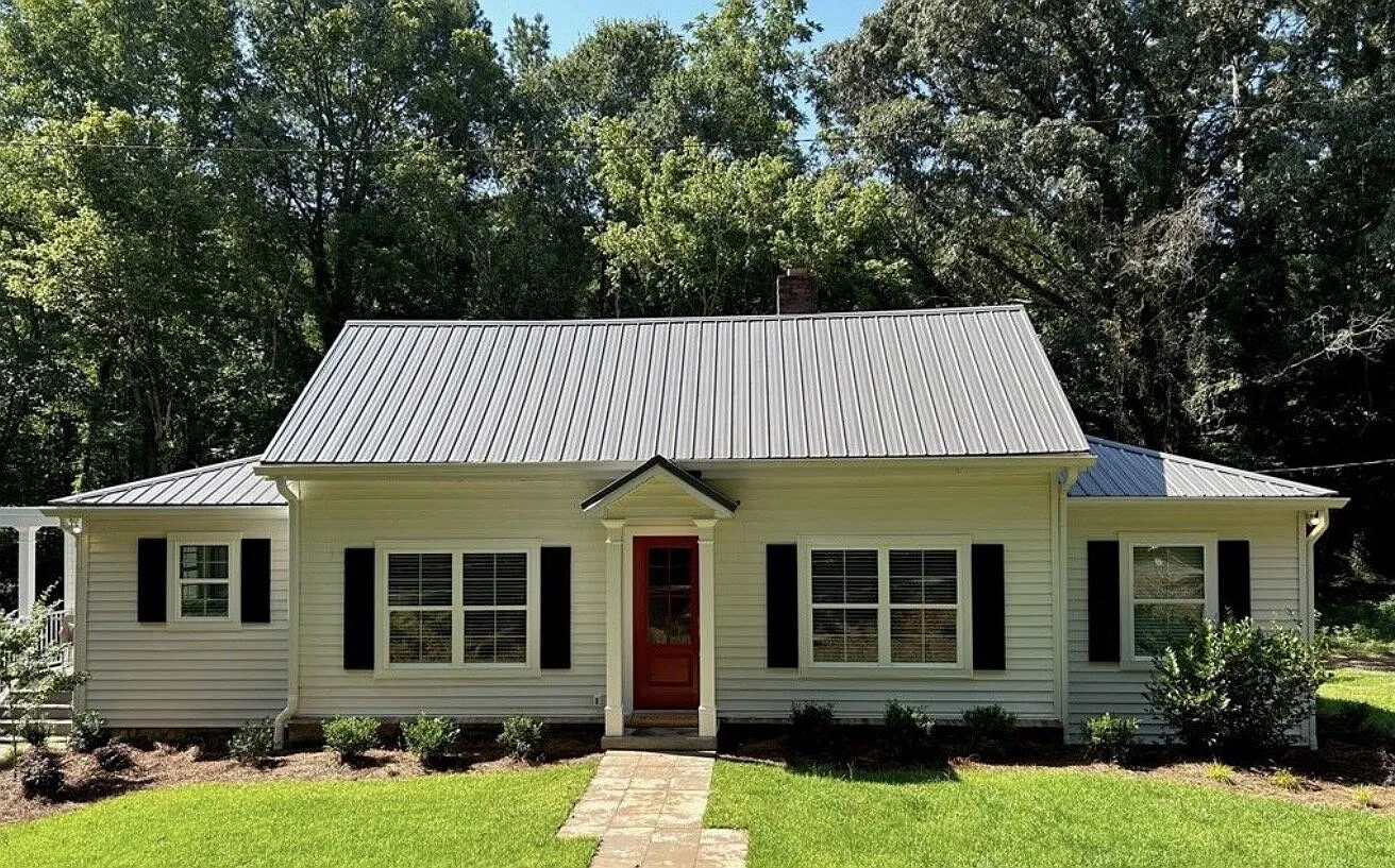 4 bed, 2.0 bath, 1500 sqft, $4,000 — Photo 1
