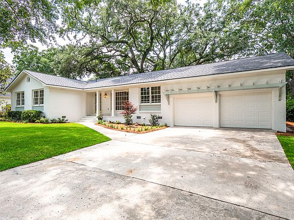 3rd image of 1389 Parkshore Dr