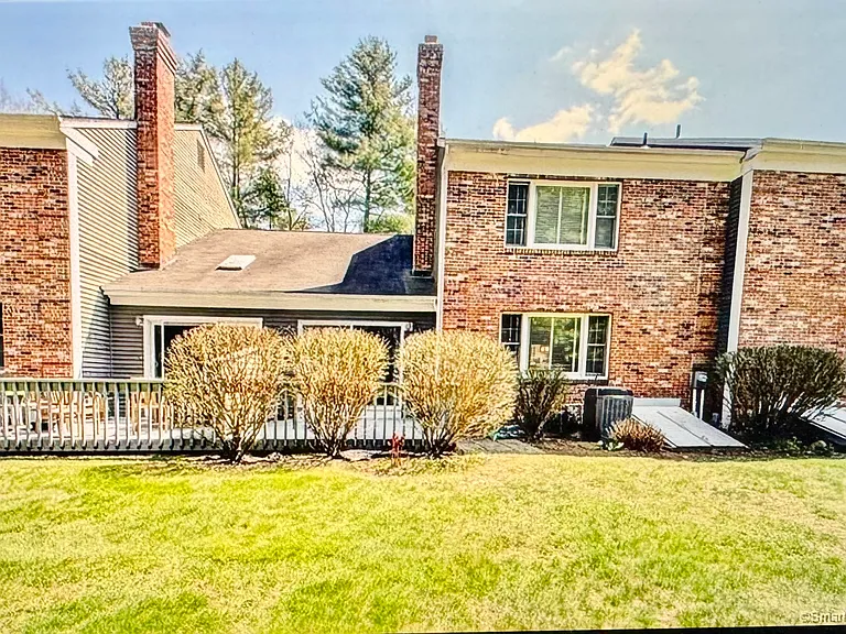 136 Tunxis Vlg #136 — Photo 23