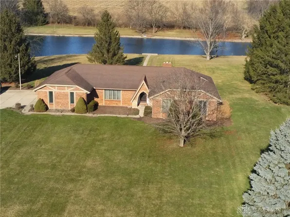 2662 Quail Ridge Dr, New Carlisle, OH 45344